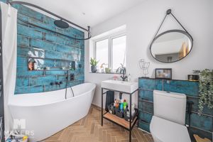 Ground Floor Bathroom- click for photo gallery